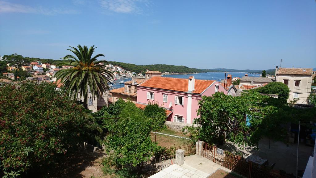 Apartments Villa Adrienne 木洛希尼 外观 照片