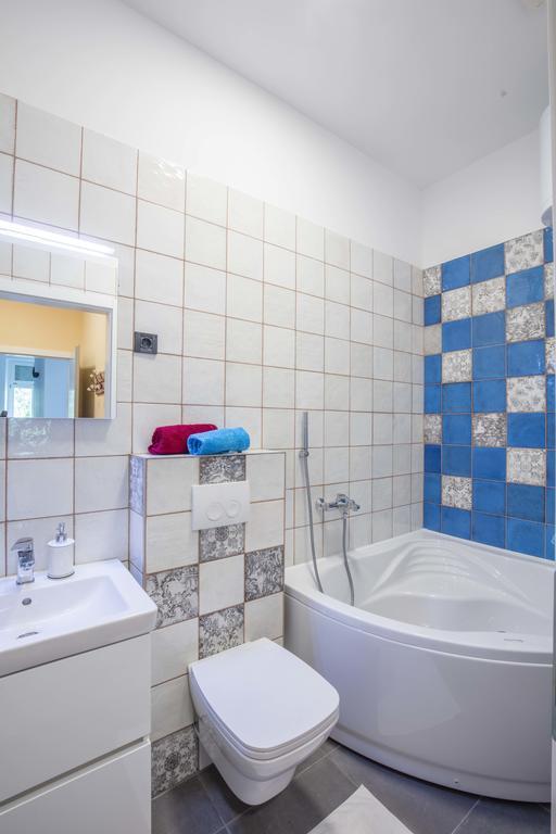 Apartments Villa Adrienne 木洛希尼 外观 照片